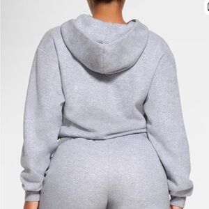 SKIMS ZIP UP HOODIE SIZE SMALL NWOT